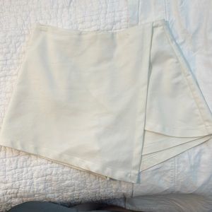 White skort size small